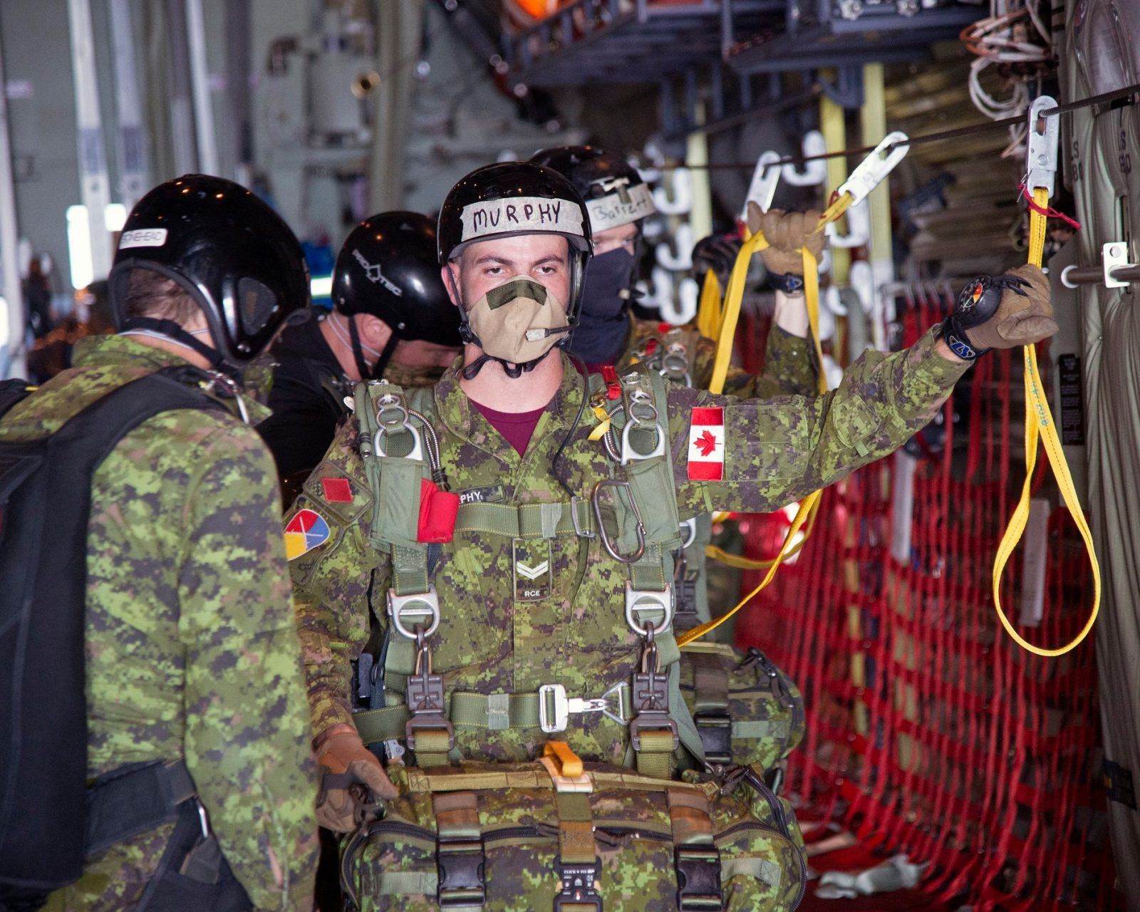 Canadian Army Advanced Warfare Centre Conducts COVID-19 Protocol Parachute  Course –