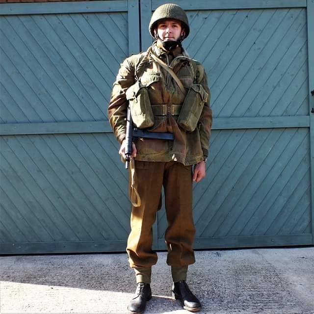 WW2 British Paratrooper Battle Dress Uniform Package